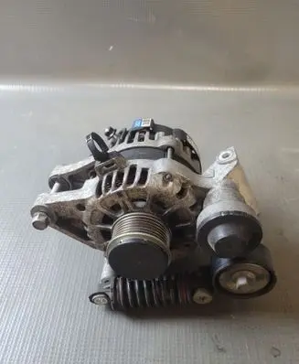 KIA Sportage Generator/alternator 373002U200