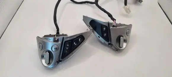 Nissan Juke I F15 Sound control switch