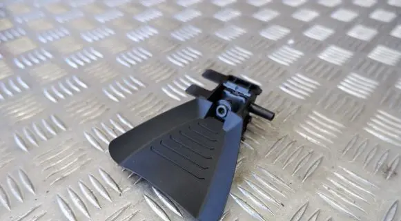 Windshield/windscreen camera