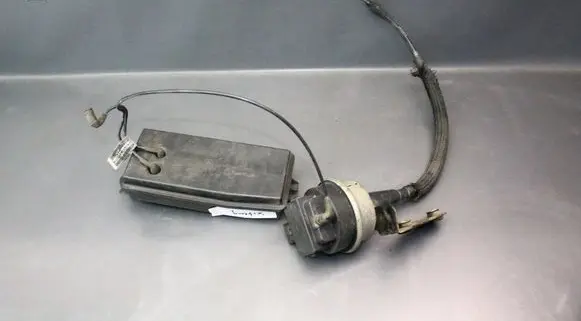 Chrysler Sebring (FJ - JX) Other engine bay part 4663066