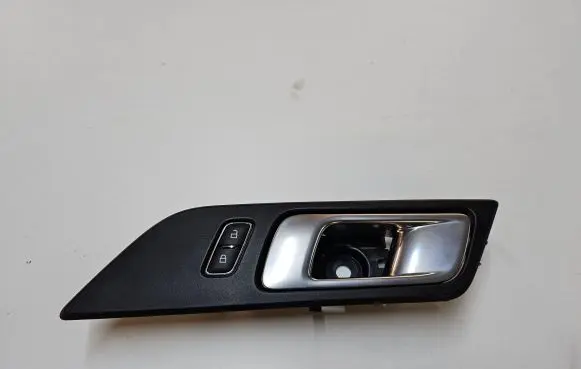 Ford Mustang VI Front door interior handle FR3B6322600A BB5T14017DCW