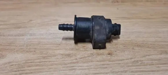 Volvo V50 Electromagnetic valve 8653909