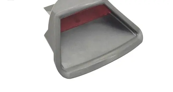 Third/center stoplight