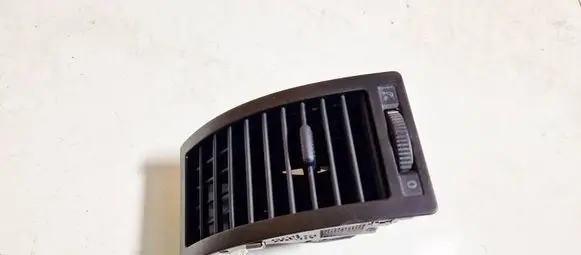 Volkswagen Polo IV 9N3 Dash center air vent grill 6q0819703