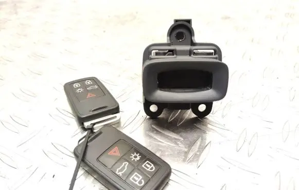 Volvo V60 Ignition lock AH4N15607AE 28227917 3659AV01125