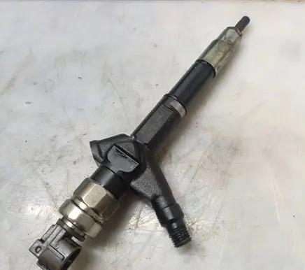 Nissan Almera Tino Fuel injector 16600BN821 04G04489
