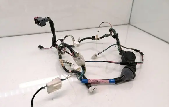 Toyota Avensis T250 Front door wiring loom 8215105610
