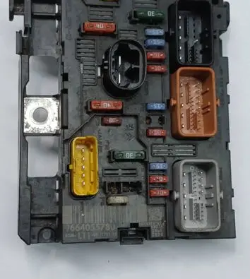 Peugeot 207 BSM Control unit 9664055780 BSML1100 L11