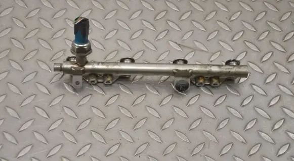 Nissan Pulsar Fuel main line pipe 1608220593 175226637R