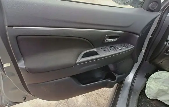 Mitsubishi ASX Front door card panel trim