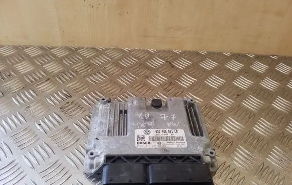 Skoda Octavia Mk2 (1Z) Engine control unit/module 03G906021LB 0281013238