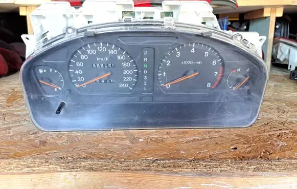 Mitsubishi Galant Speedometer (instrument cluster) MR216546 1573706771