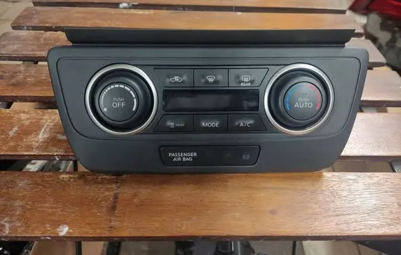 Nissan Leaf II (ZE1) Climate control unit 275005SA0B 2871DA 0241201