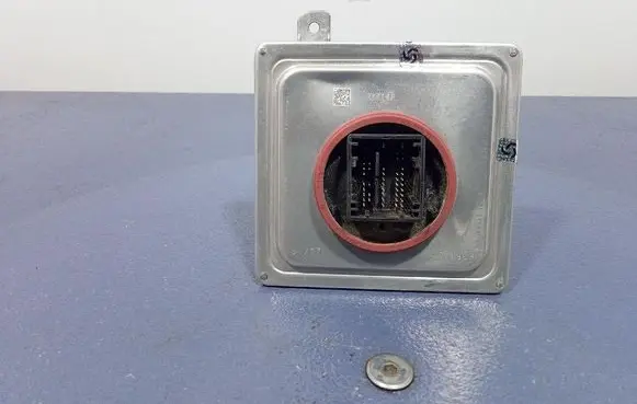 BMW X6 M Voltage converter/converter module 7933360