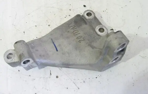 Jeep Cherokee Engine mounting bracket Array