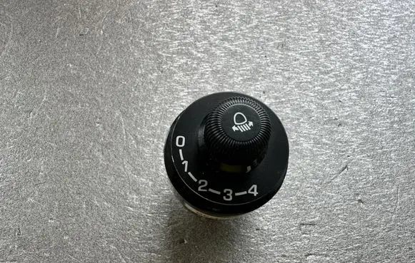 Mitsubishi Pajero Other switches/knobs/shifts MB604842