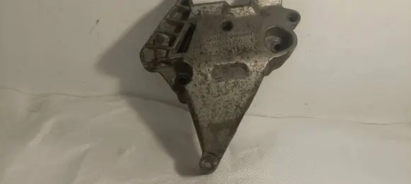 Volkswagen PASSAT B6 Engine mounting bracket 03G199207G 560K1S181