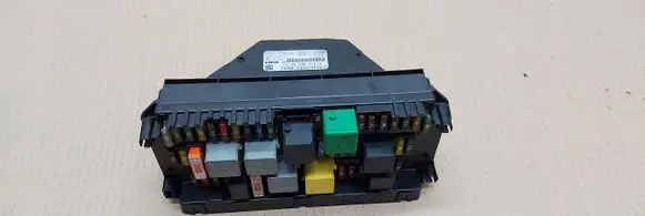 Mercedes-Benz CLS C218 X218 Relay mounting block A2129005011Parts