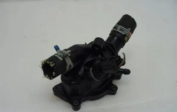 Renault Clio II Thermostat housing 110609301R