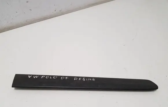 Volkswagen Polo IV 9N3 Rear fender molding trim 6Q3853536