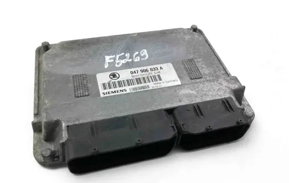Skoda Fabia Mk1 (6Y) Engine control unit/module 047906033A