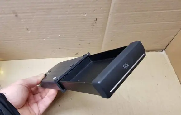 Audi A3 S3 A3 Sportback 8P Dashboard storage box/compartment 8P0941561