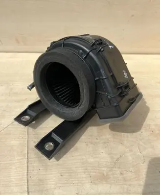 Toyota C-HR I Hybrid/electric vehicle battery fan G923047080 BASF510B03