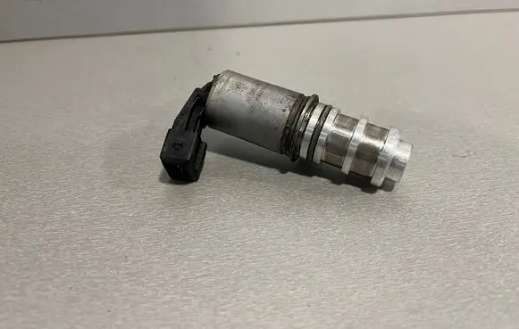 BMW 3 E92 E93 Camshaft vanos timing valve 7584990 17584990