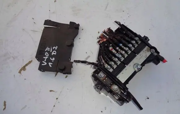 Volvo V40 Fuse box set PUSZKA
