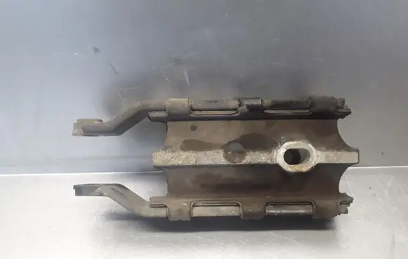 Volvo V60 Engine mount bracket 31262935