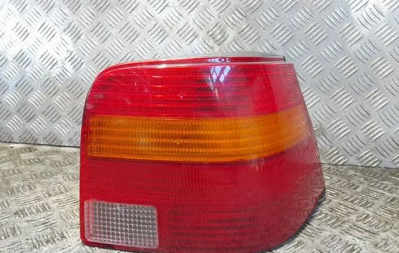 Volkswagen Golf IV Rear/tail lights 1J6945096R 67736081