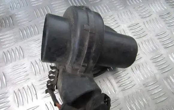 Opel Omega B1 Secondary air pump 0130007810
