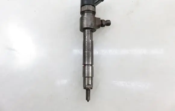 Opel Zafira B Fuel injector 0445110165