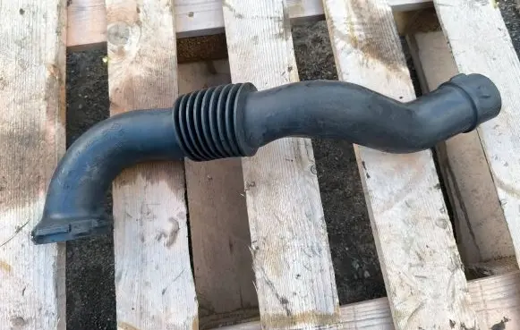 Opel Vivaro Air intake duct part 8200658370 93859239 58586