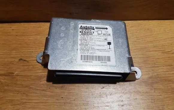 Renault Megane II Airbag control unit/module 8200246184e 601054000