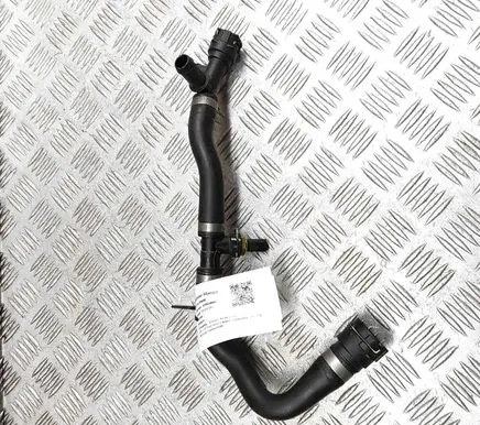 Volvo XC40 Engine coolant pipe/hose 30668661 32325211
