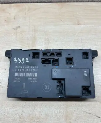 Mercedes-Benz CLS C219 Door control unit/module 2198200626