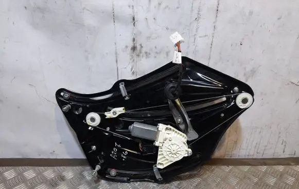 Mercedes-Benz E A207 Rear door window regulator with motor A2076701503