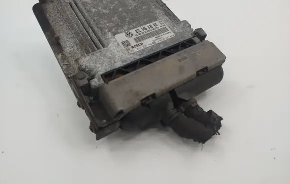 Skoda Octavia Mk2 (1Z) Engine control unit/module ECU 03L906022RD 03L906022GA 0281015875