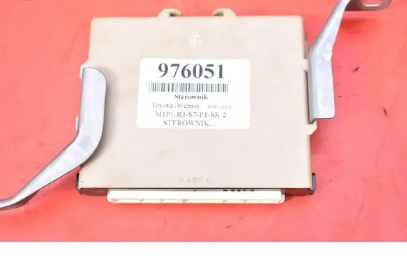 Toyota Avensis T270 Engine control unit/module ECU 89990-05032