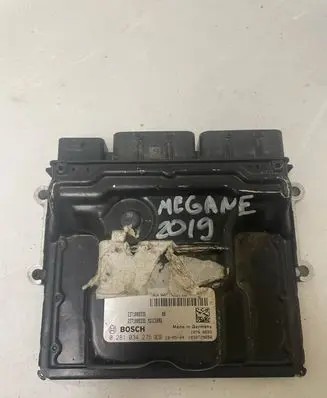 Renault Megane IV Engine control unit/module 237100833S