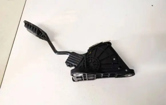 Honda CR-V Accelerator throttle pedal