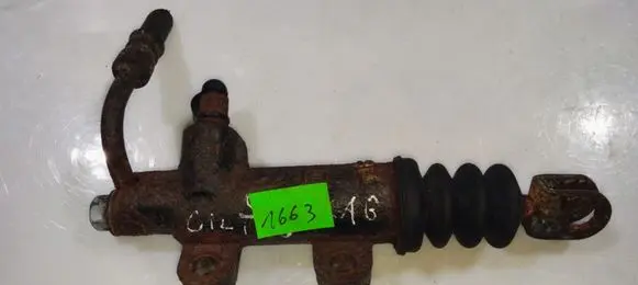 KIA Carens II Clutch slave cylinder 