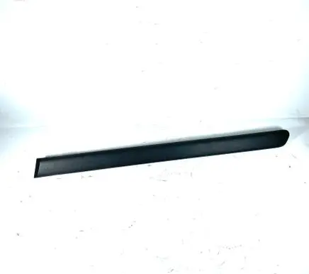 Rear fender molding trim