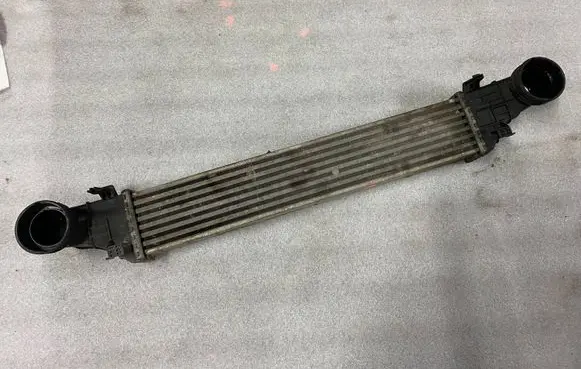 Mercedes-Benz E W211 Intercooler radiator A2115001102
