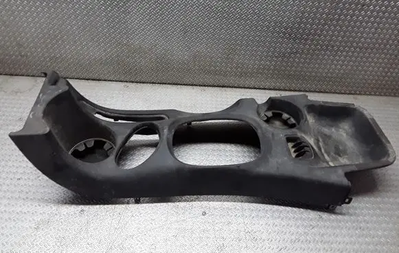 Hyundai Santa Fe Gear shifter surround trim plastic 8465026000