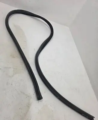 BMW 6 F12 F13 Front door rubber seal 7221182
