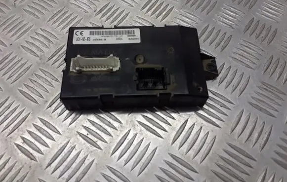 Renault Kangoo I Fuse box set 8200332770