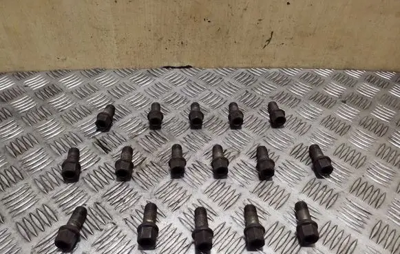 Nuts/bolts