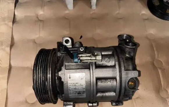 Alfa Romeo 159 Air conditioning (A/C) compressor (pump) 60693331